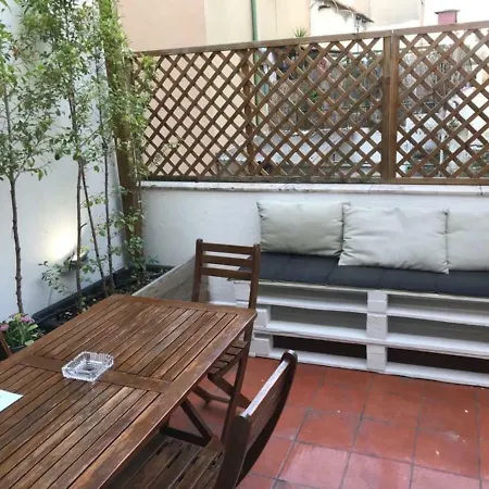 Appartamento Flat With Terrace In Adamastor Lisbona